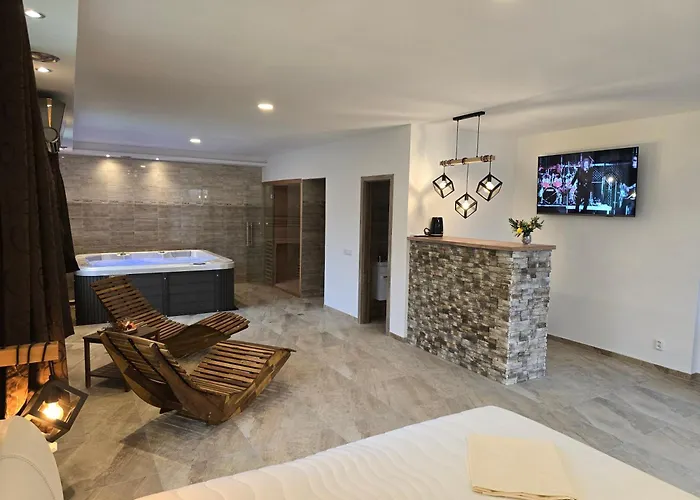 Neznasovy Restaurant - - Wellness - Sauna - Maison d'hôtes